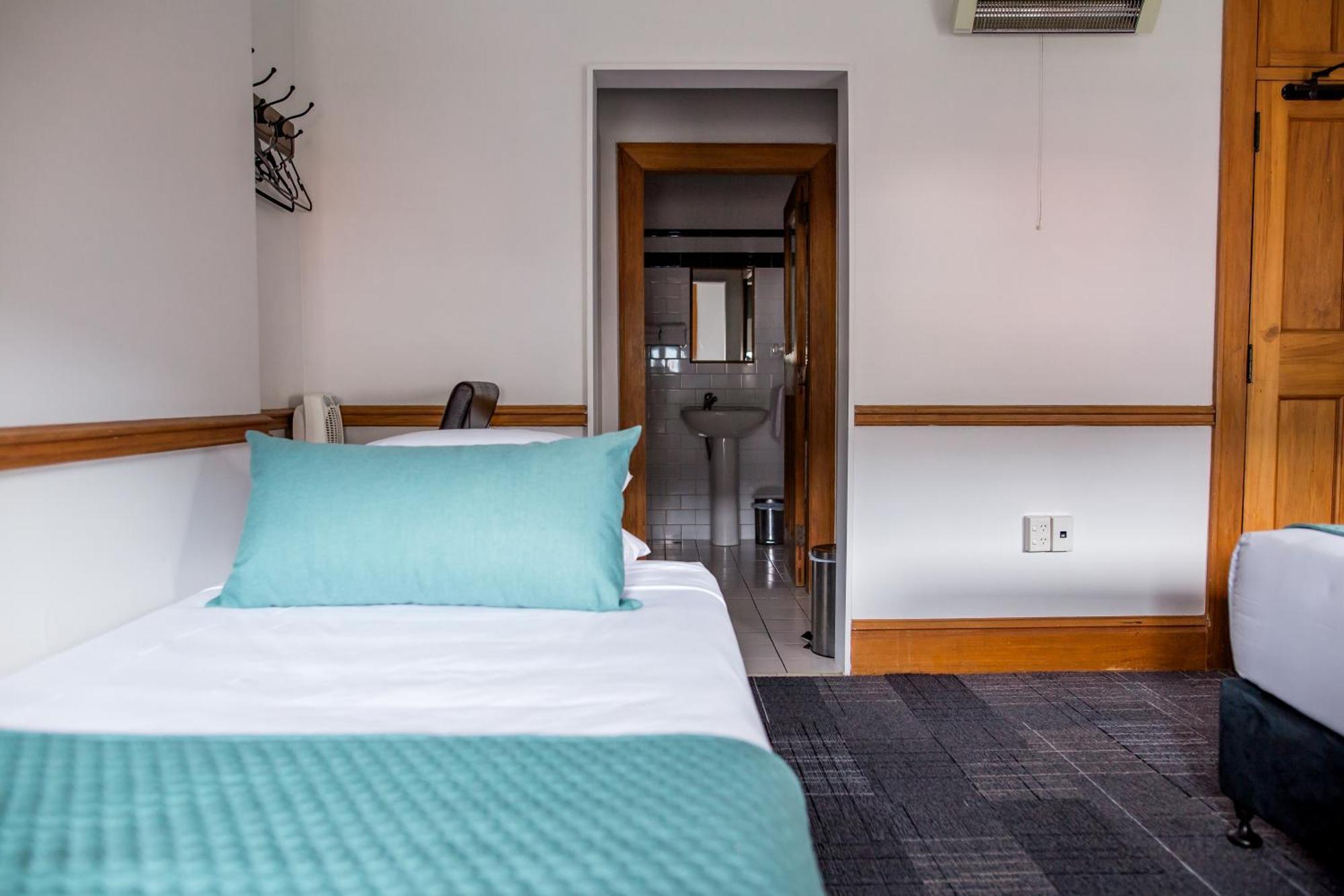 The Cambridge Hotel & Backpackers Wellington Bagian luar foto